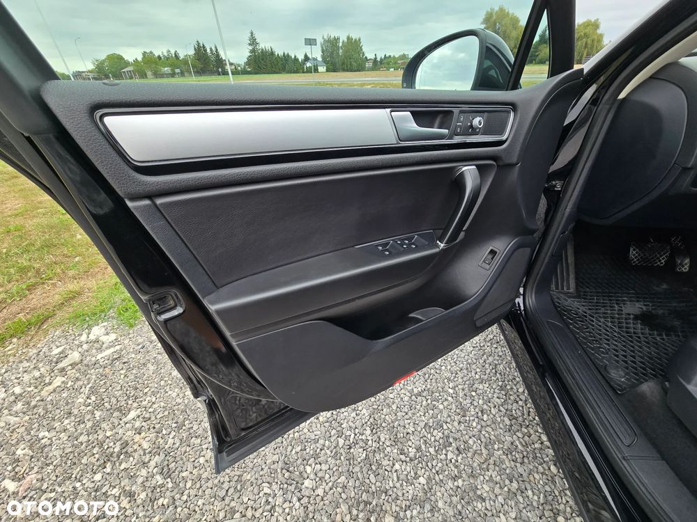 Volkswagen Touareg - 18
