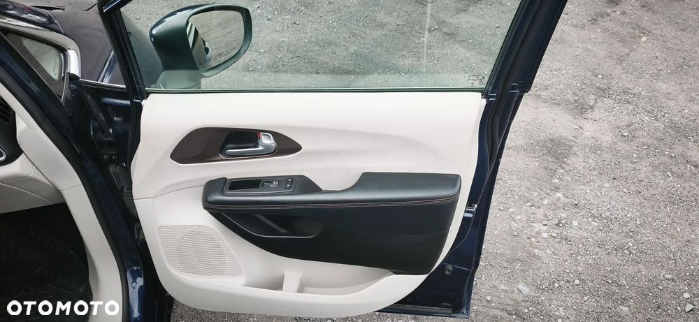 Chrysler Pacifica - 19