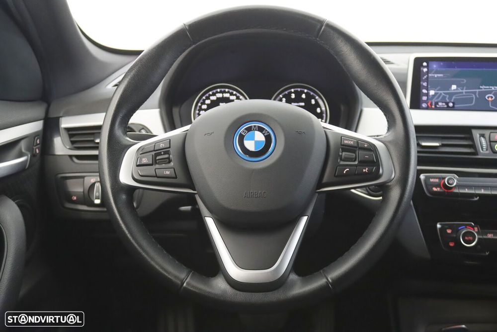BMW X1 25 e xDrive Corporate Edition - 8