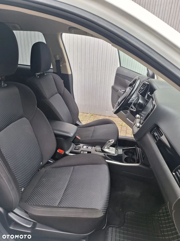 Mitsubishi Outlander Instyle - 14