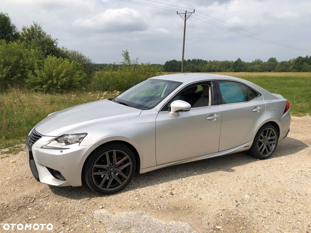 Lexus IS 300h Business - 1