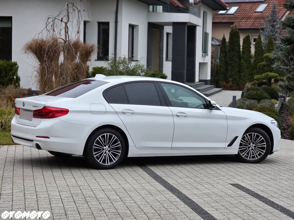 BMW Seria 5 530e iPerformance xDrive Sport Line sport - 39
