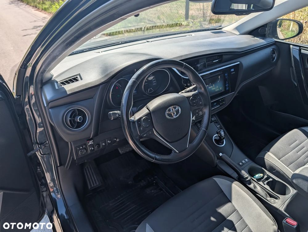 Toyota Auris Hybrid 135 Prestige - 9