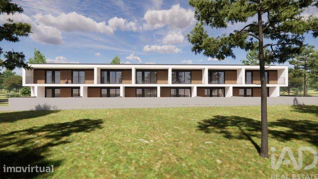 Apartamento em Mazedo e Cortes de 44,00 m2
