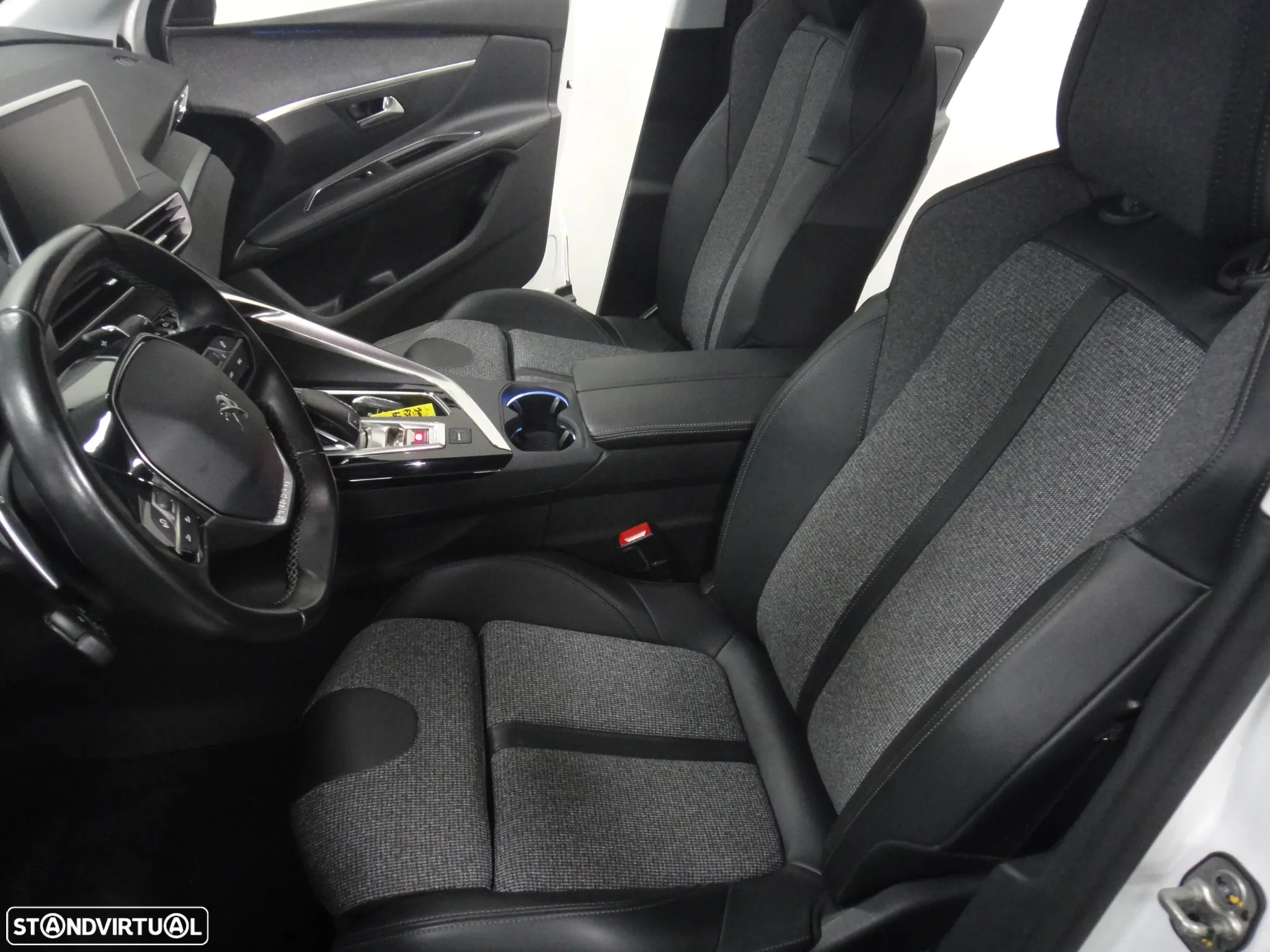 Peugeot 3008 1.2 PureTech Allure EAT8 - 12