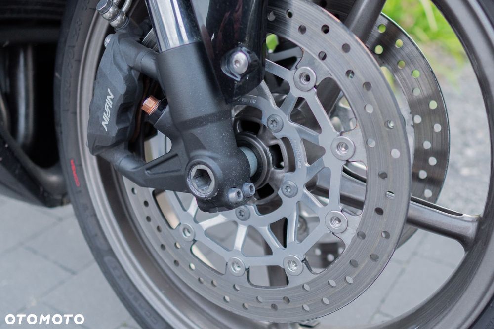 Triumph Daytona - 10