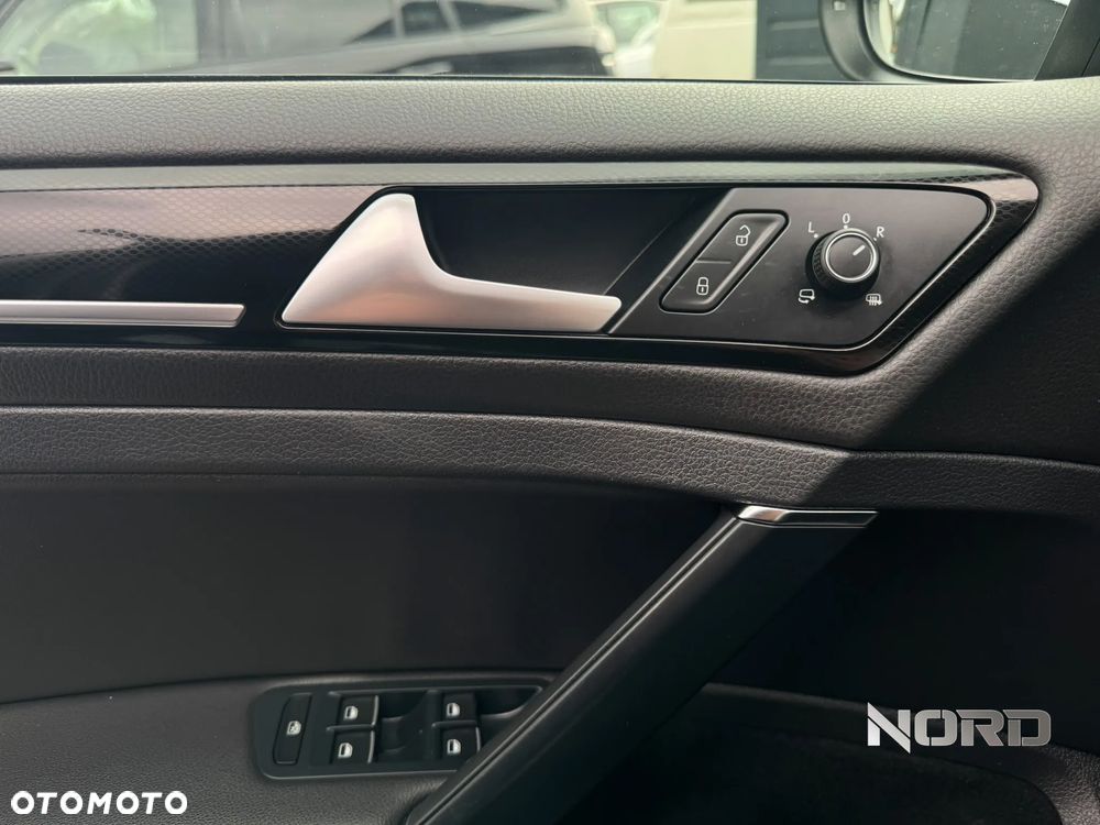 Volkswagen Golf 1.4 TSI BlueMotion Technology DSG Highline - 20