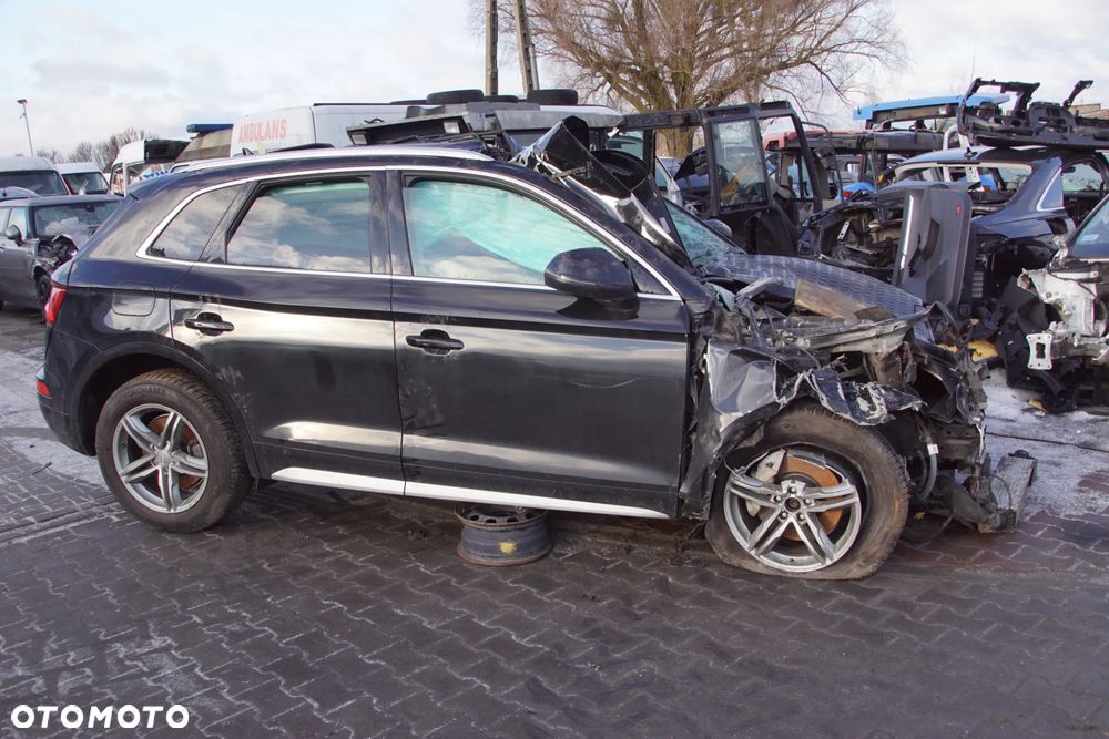 Auto na części - Audi Q5 II FY 2.0 TFSI 252 KM DAYB SUX LY9T 2018R Silnik Skrzynia Drzwi Klapa Zderzak Błotnik Lampa Szyba Klamka Lusterko Sterownik Moduł Czujnik Panel Kierownica - 2