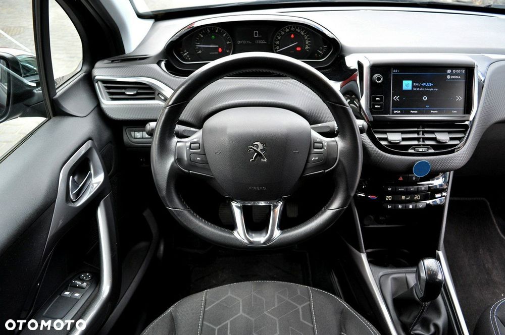 Peugeot 2008 1.2 Pure Tech GPF Style - 6