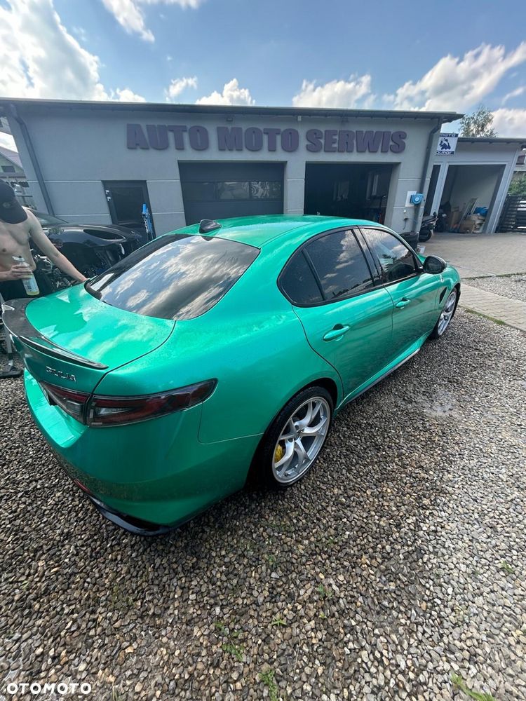 Alfa Romeo Giulia - 5