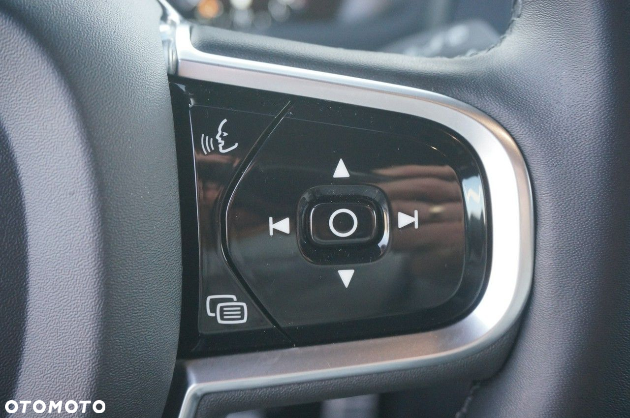 Volvo XC 90 - 22