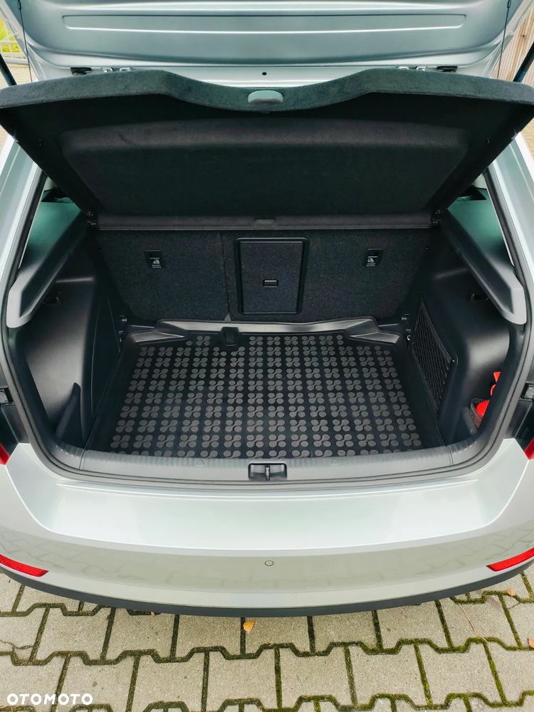 Skoda RAPID Spb 1.0 TSI Style - 22