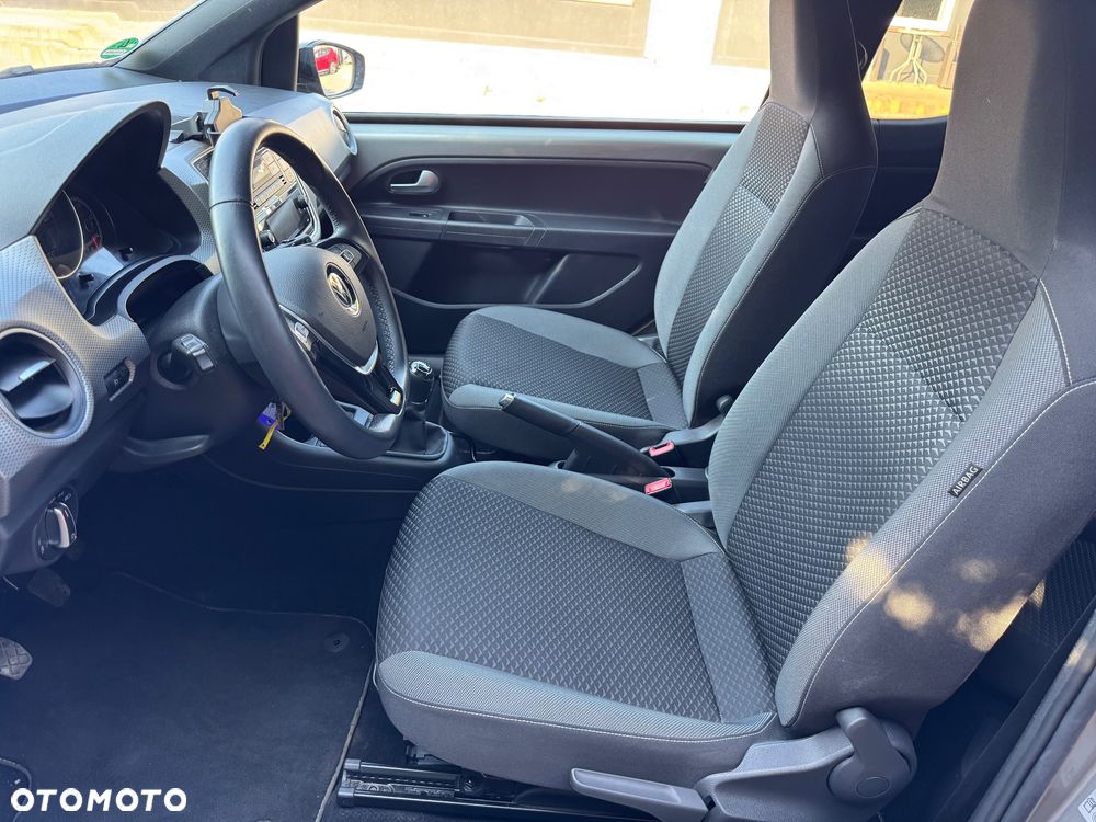 Volkswagen up! Active - 20