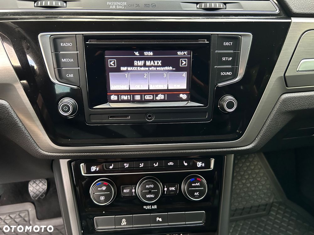 Volkswagen Touran - 17