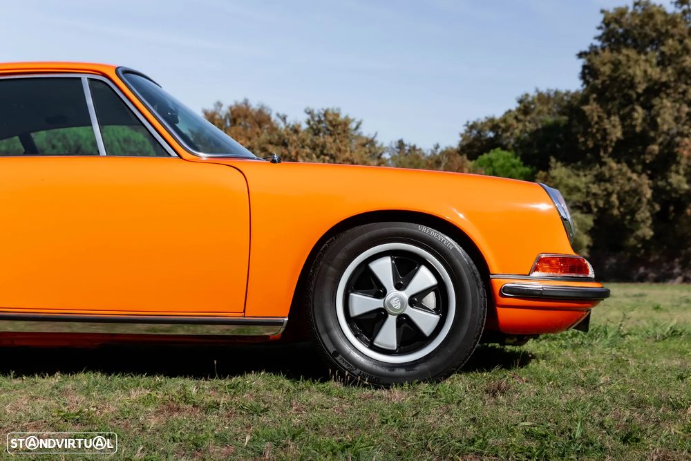 Porsche 911 Série F - 10