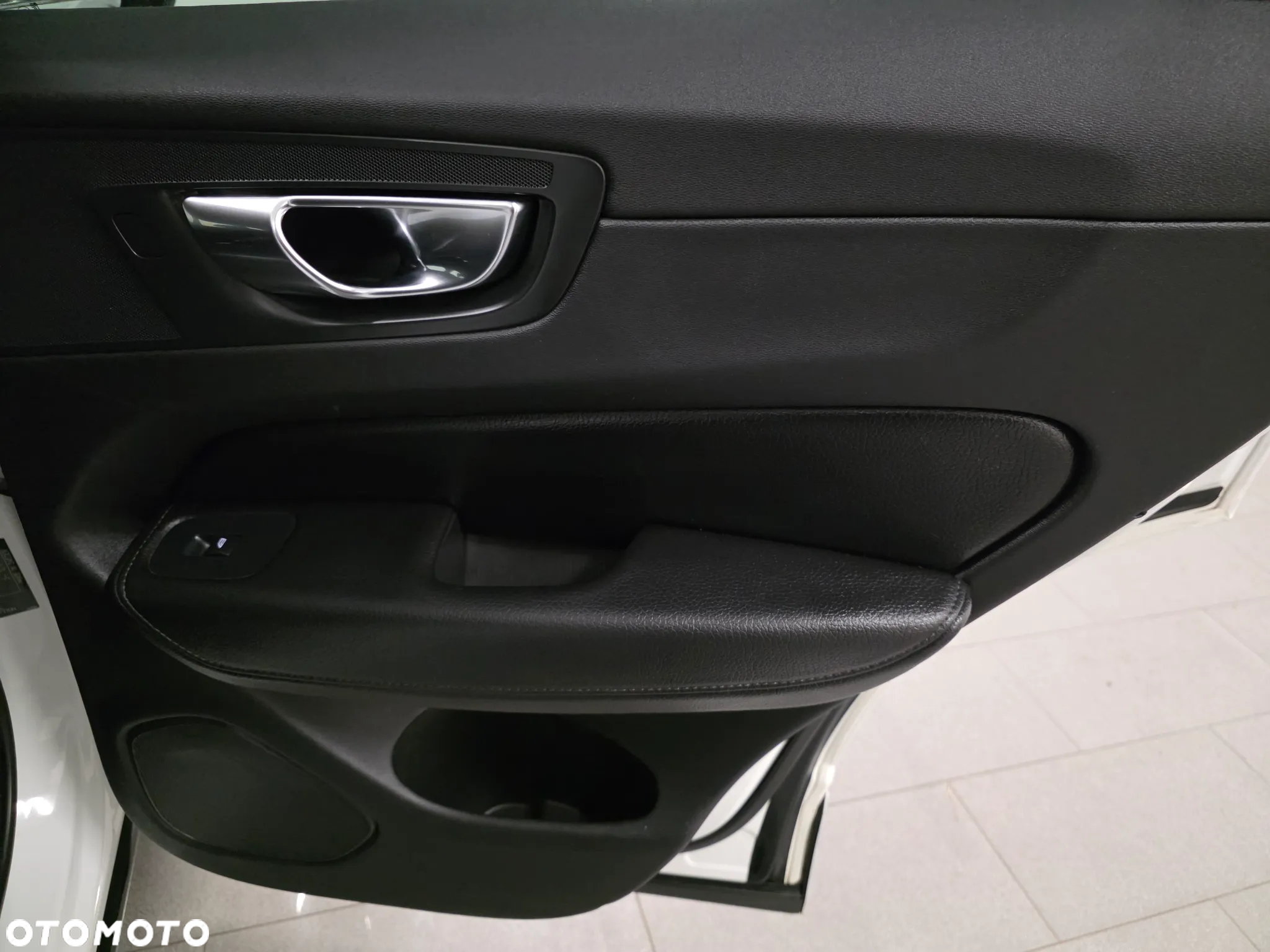 Volvo XC 60 D4 AWD Geartronic Inscription - 25