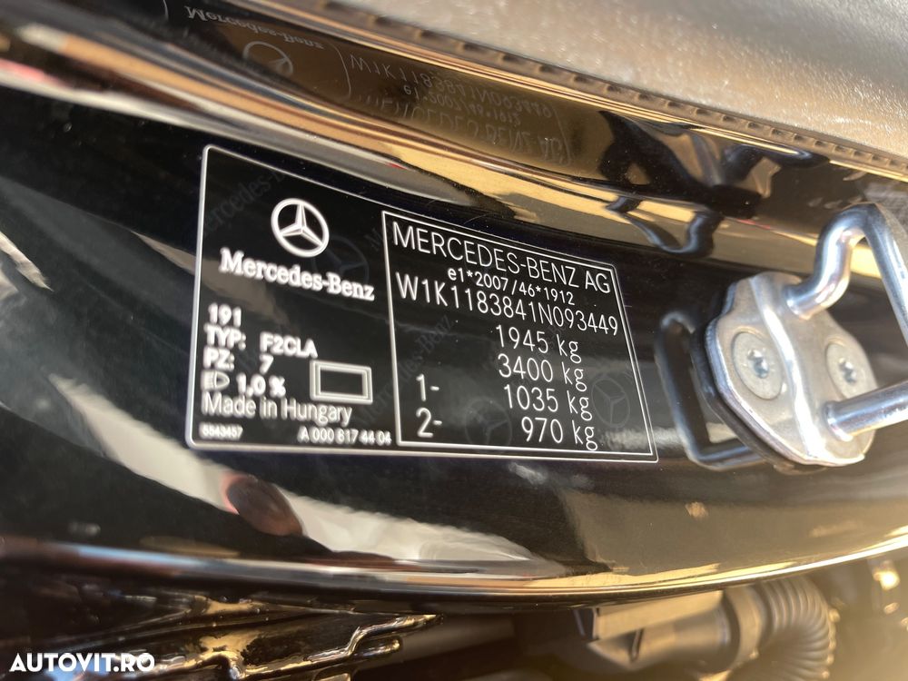Mercedes-Benz CLA 180 - 40