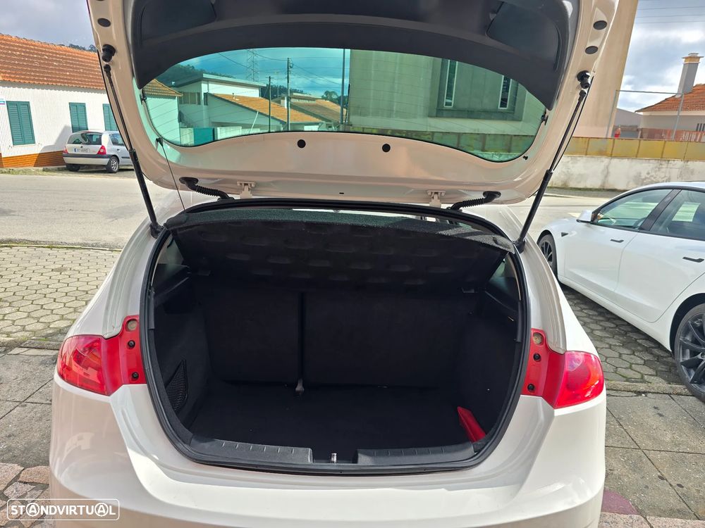 SEAT Leon 1.6 TDI Sport - 8