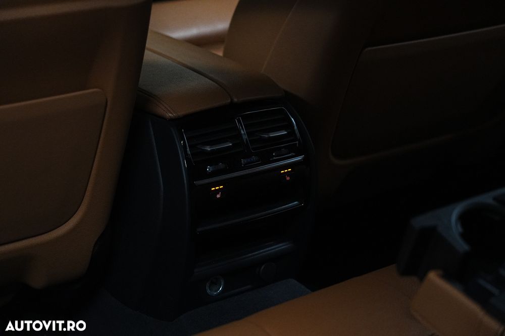 BMW Seria 5 530d AT - 32