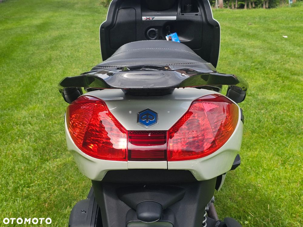 Piaggio X7 - 8