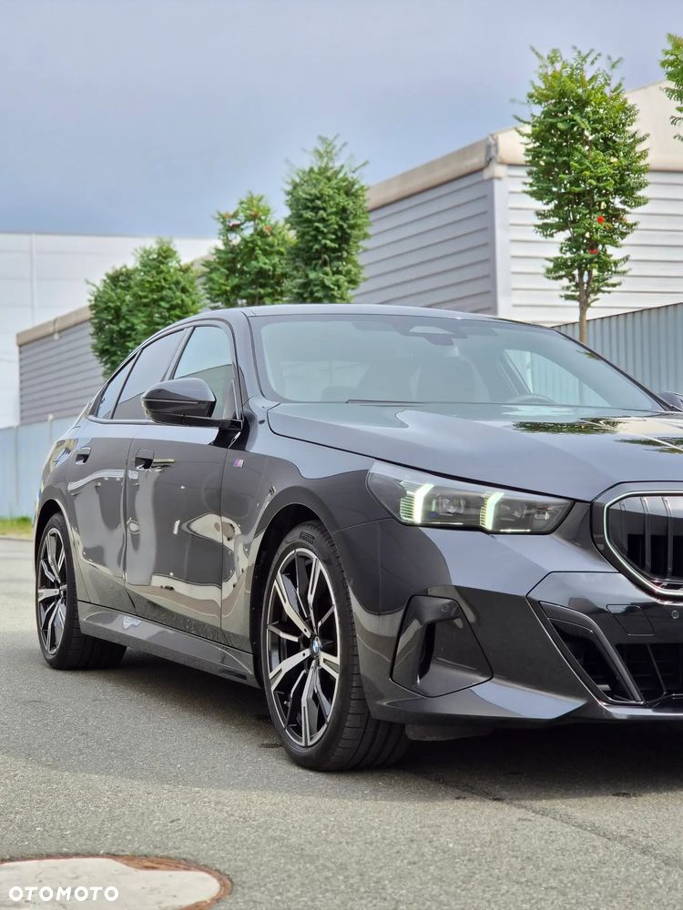 BMW Seria 5 520i mHEV M Sport - 17