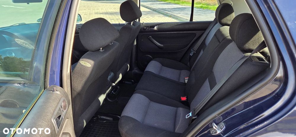 Volkswagen Golf - 10