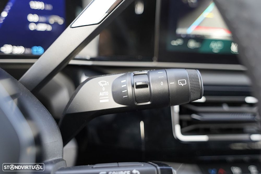 Renault 4 E-Tech 52 kWh Iconic Autonomia Conforto - 19