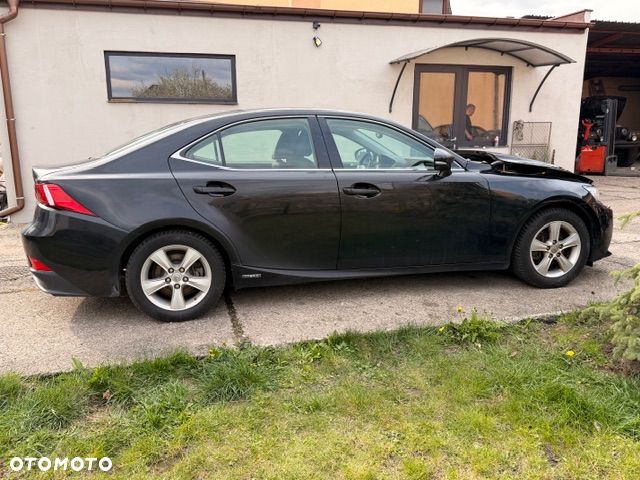 Lexus IS - 2
