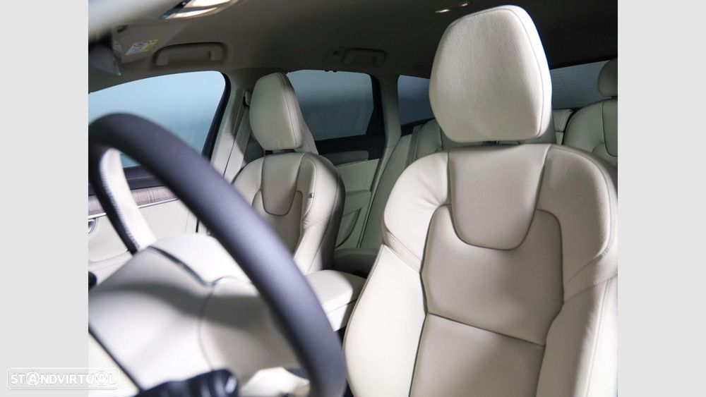 Volvo V90 2.0 T6 PHEV Plus Dark AWD — fotografia 15