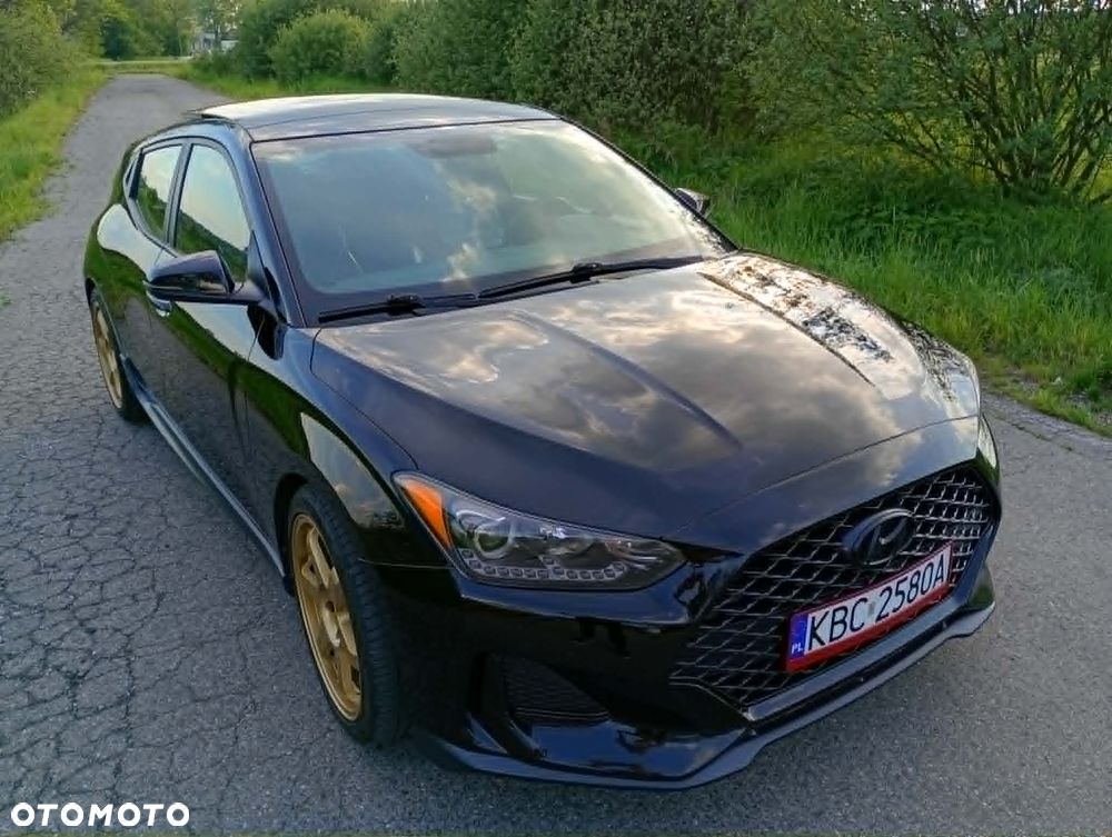 Hyundai Veloster - 2