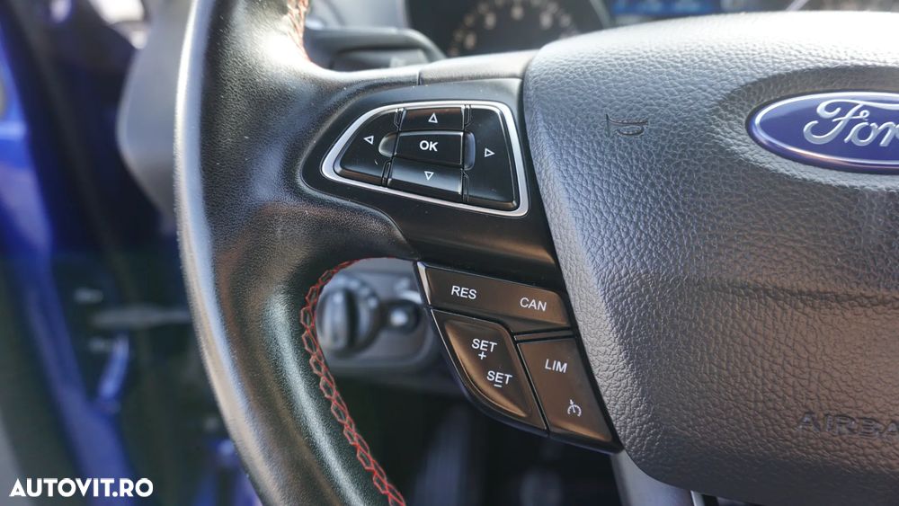 Ford Kuga 1.5 EcoBoost 2x4 ST-Line - 23