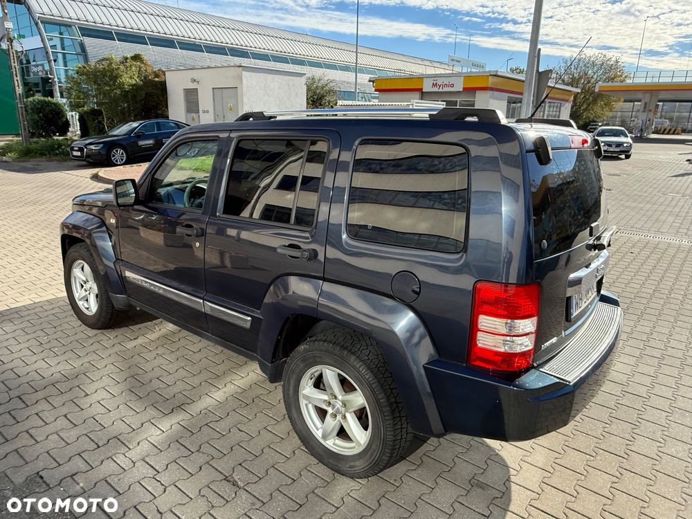 Jeep Cherokee 2009 photo 3