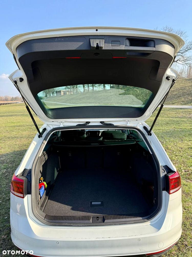 Volkswagen Passat 2.0 TDI Business DSG - 9