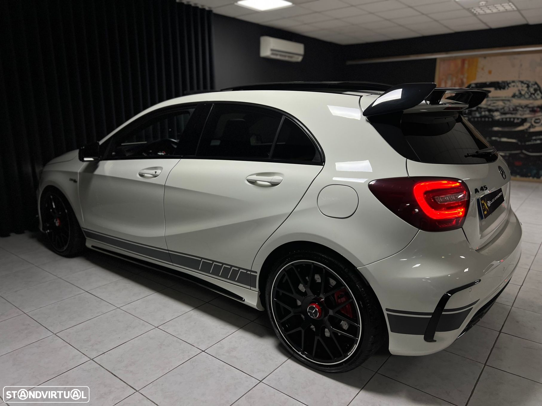 Mercedes-Benz A 45 AMG - 6