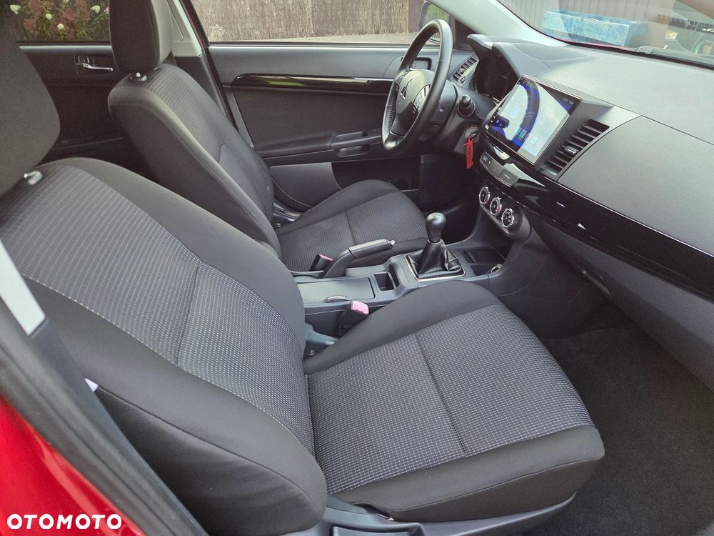 Mitsubishi Lancer - 12