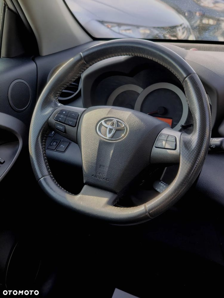 Toyota RAV4 2.0 4x4 Travel - 11
