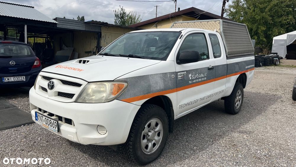 Toyota Hilux 2.5 D-4D DLX + - 2