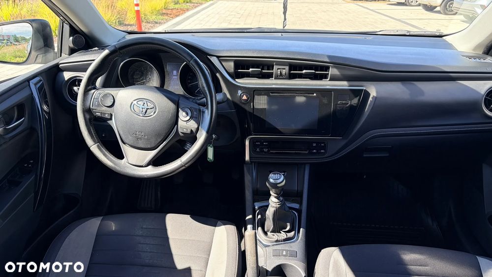Toyota Auris 1.6 Premium Comfort - 11