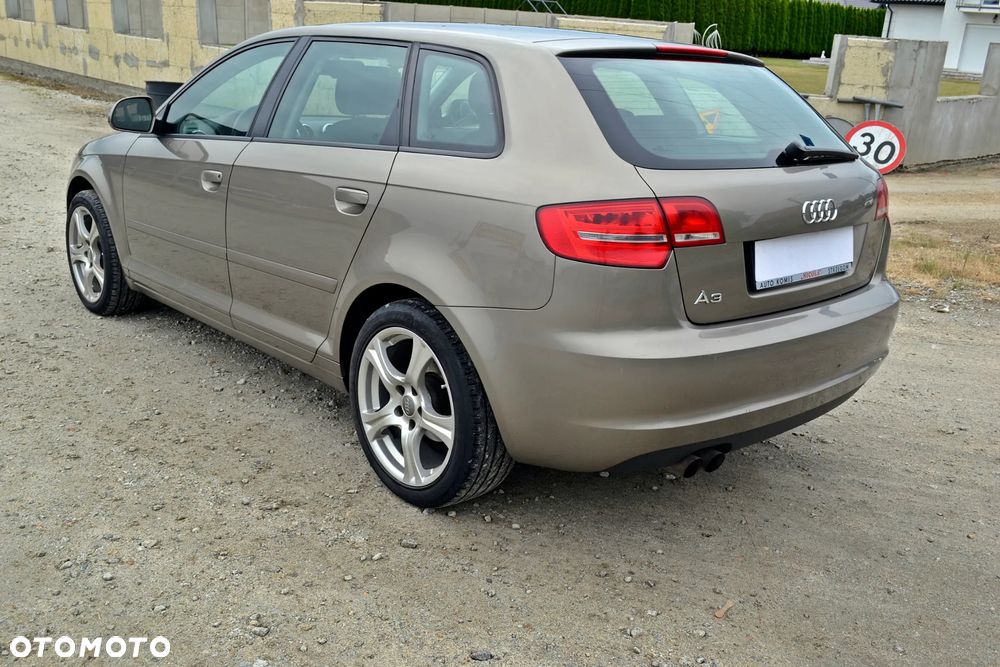 Audi A3 Sportback 1.8 TFSI Ambiente - 10