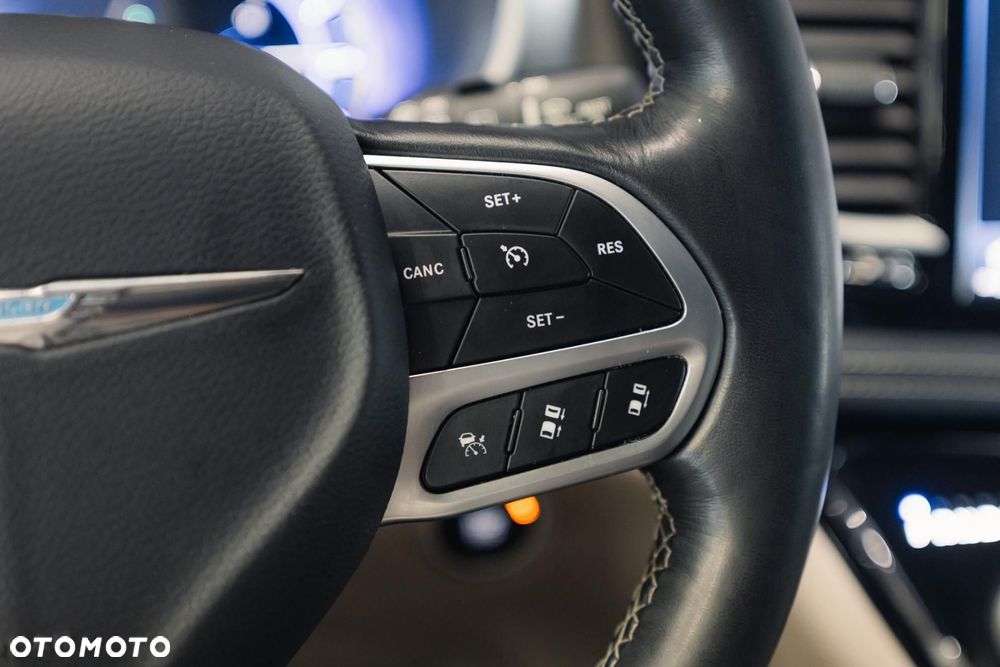 Chrysler Pacifica - 27