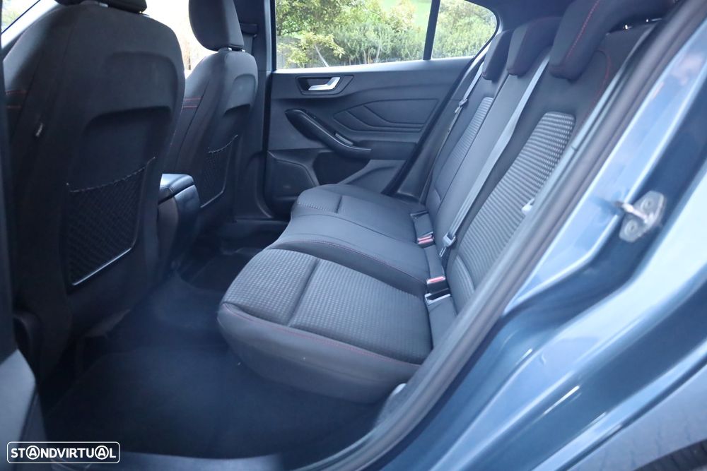 Ford Focus 1.0 EcoBoost MHEV ST-Line - 46