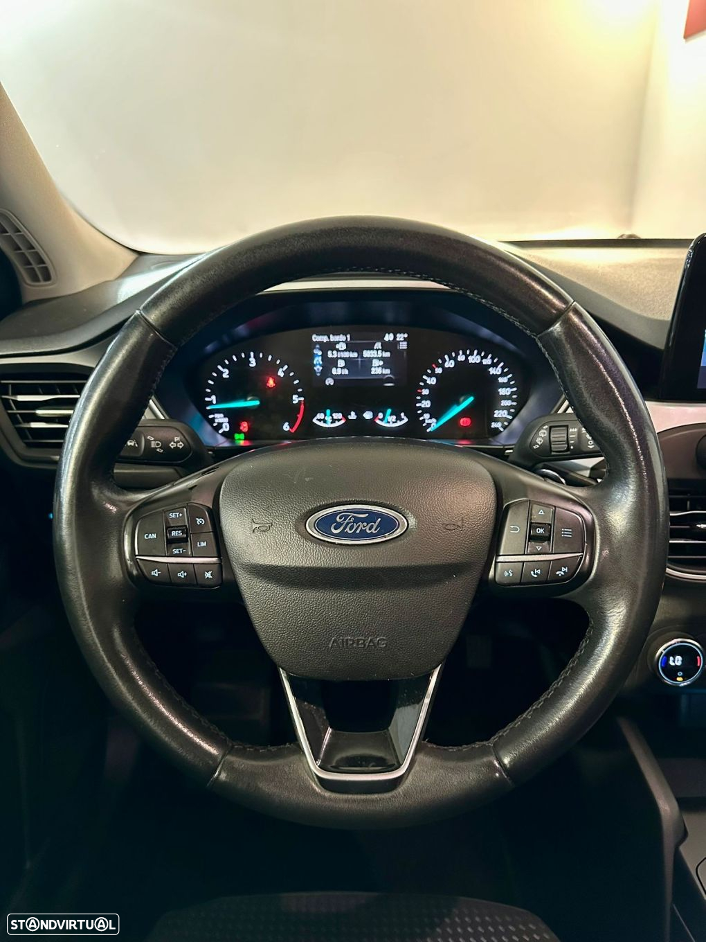 Ford Focus SW 1.5 TDCi EcoBlue Connected - 13