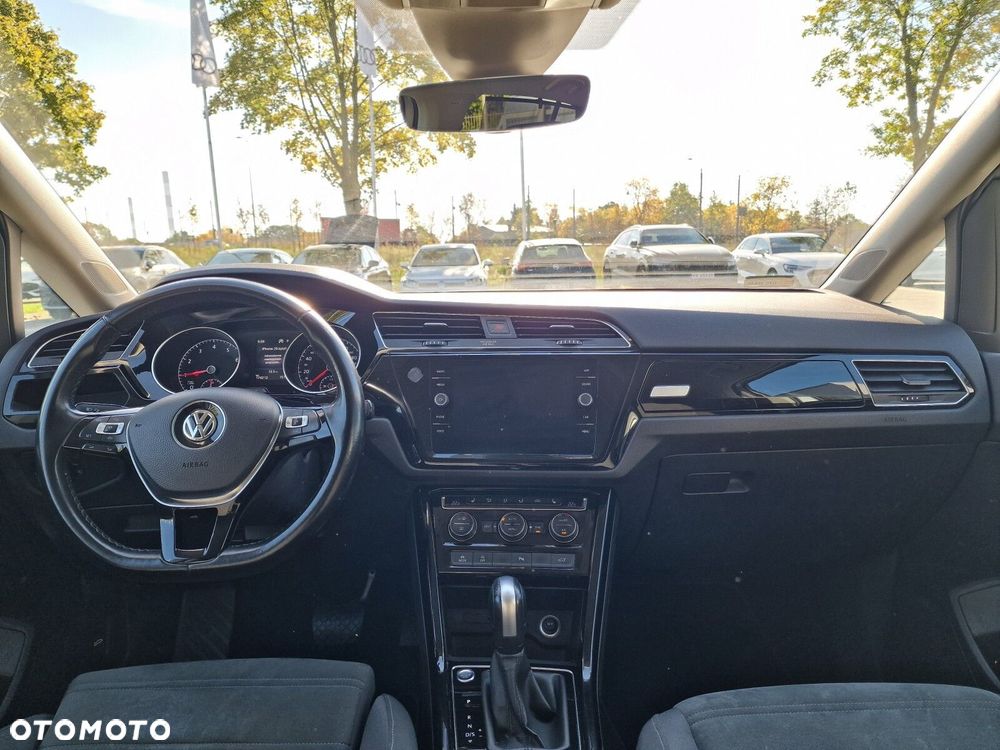 Volkswagen Touran - 21