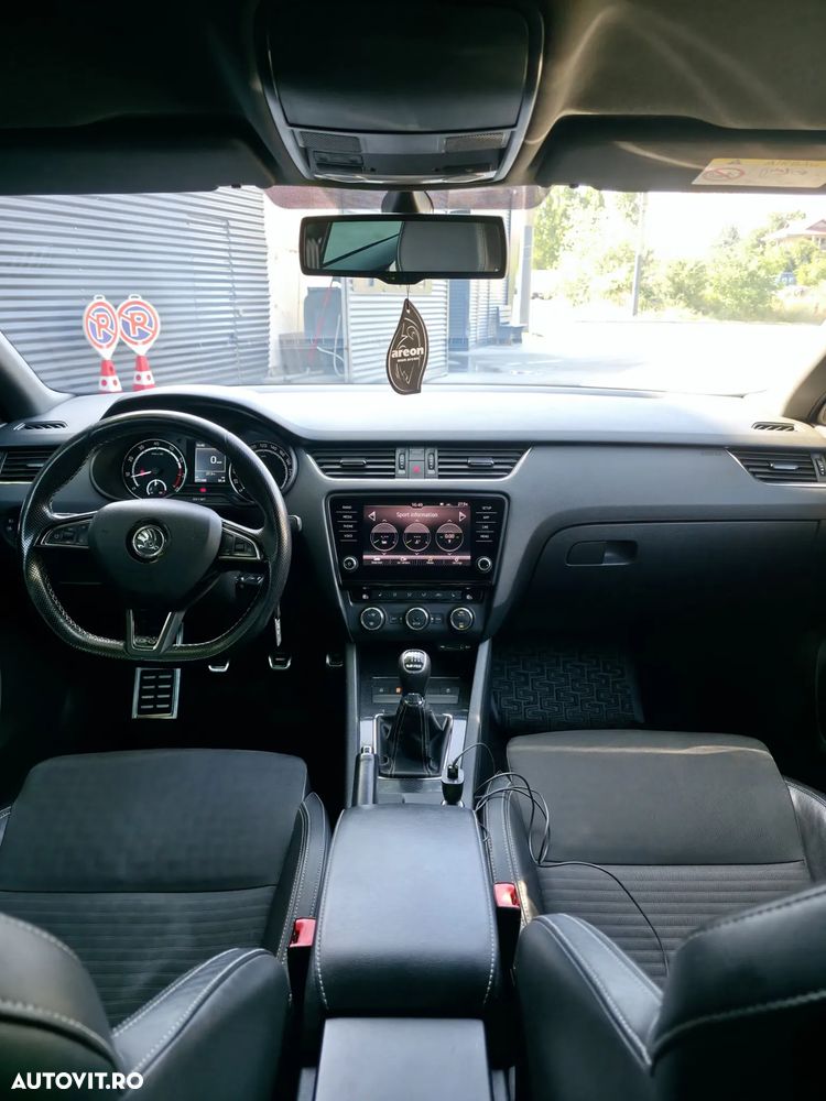 Skoda Octavia 2.0 TSI RS - 9