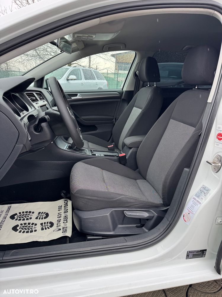 Volkswagen Golf 1.6 TDI BlueMotion Technology Comfortline - 12