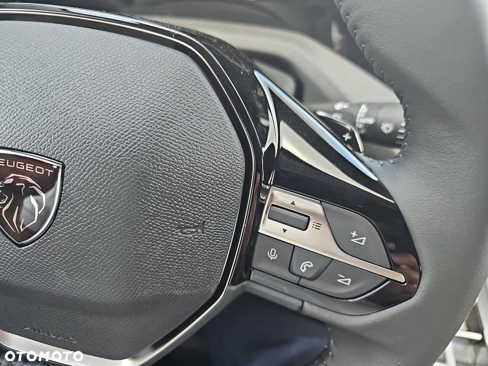 Peugeot 408 - 22