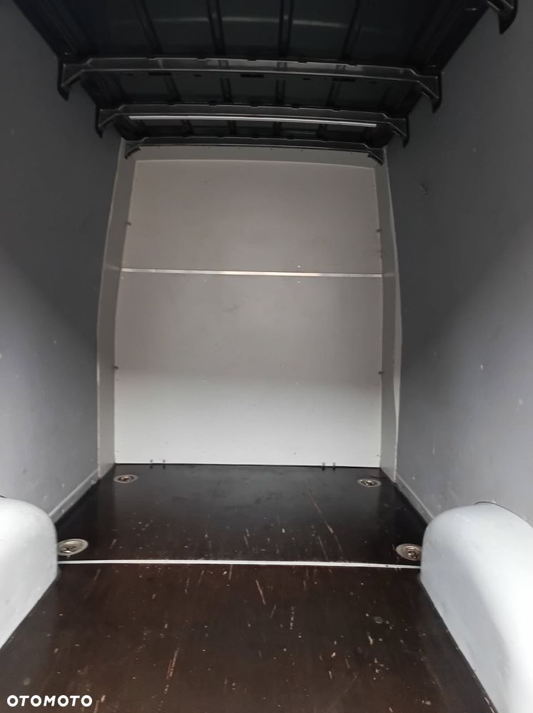 Volkswagen Crafter - 15