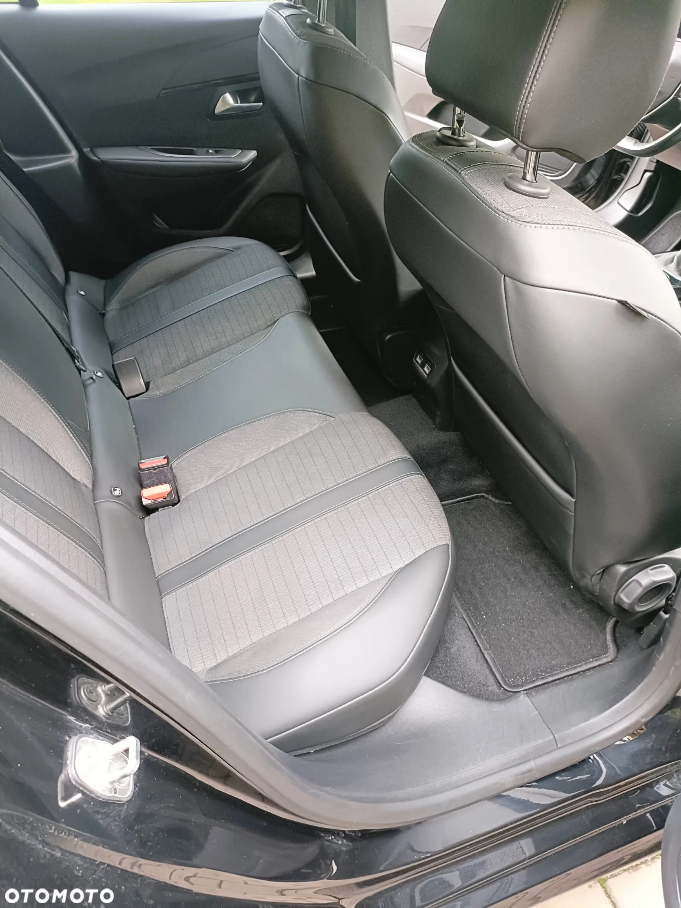 Peugeot 208 PureTech 100 Allure Pack - 13