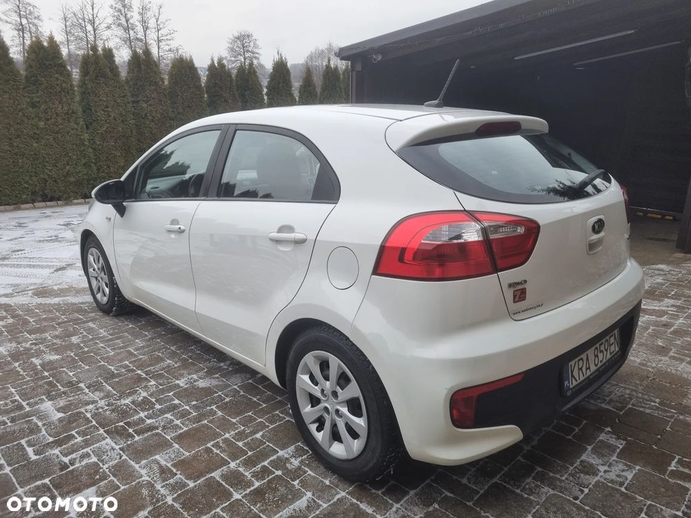Kia Rio 1.4 crdi M - 3