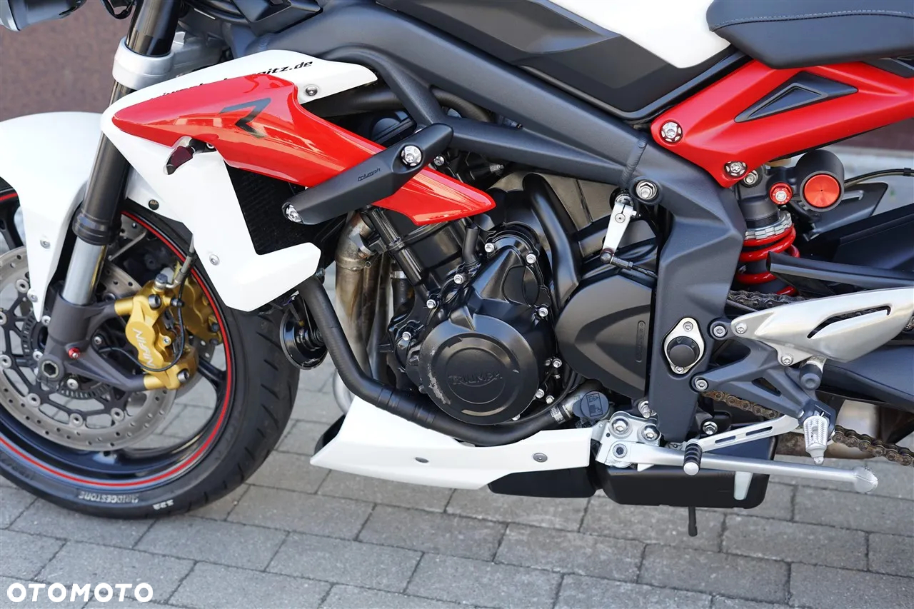 Triumph Street Triple - 28